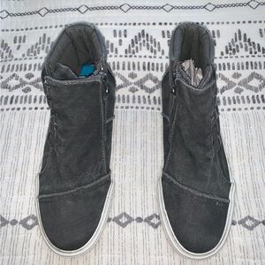 Woman’s High-Top Casual Canvas Sneakers - Size 7